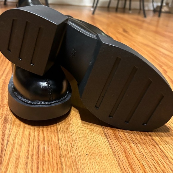 Black boots- brand new - Picture 2 of 4